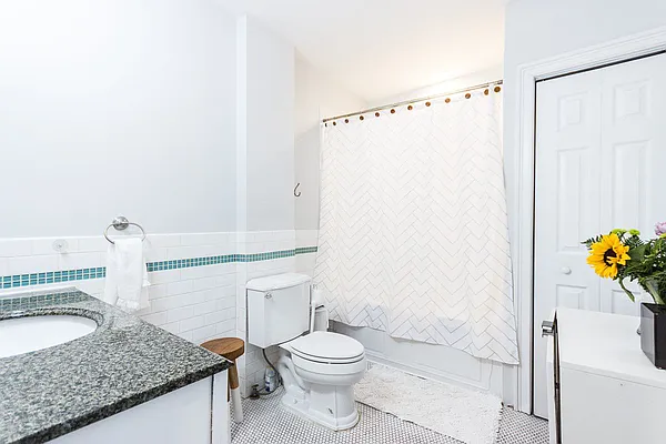 Sold by Nestseekers | media 14