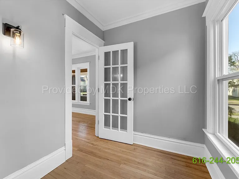 425 Woodlawn St SE — Photo 21