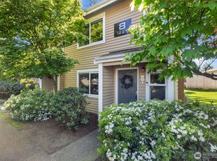 1227 S 238th Ln APT 801, Des Moines, WA