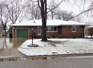 5505 Ladue Dr, Godfrey, IL 62035