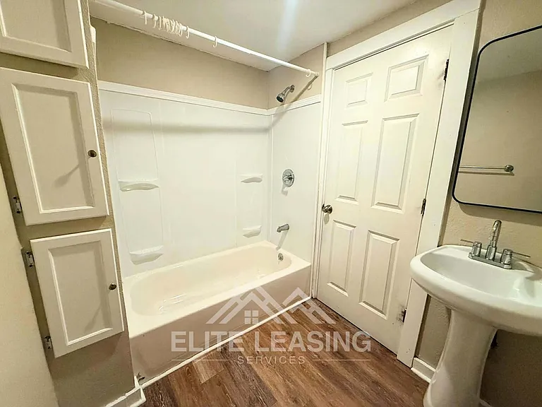1027 SW Woodward Ave — Photo 7