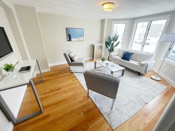 17 Breed St APT 1, Boston, MA 02128