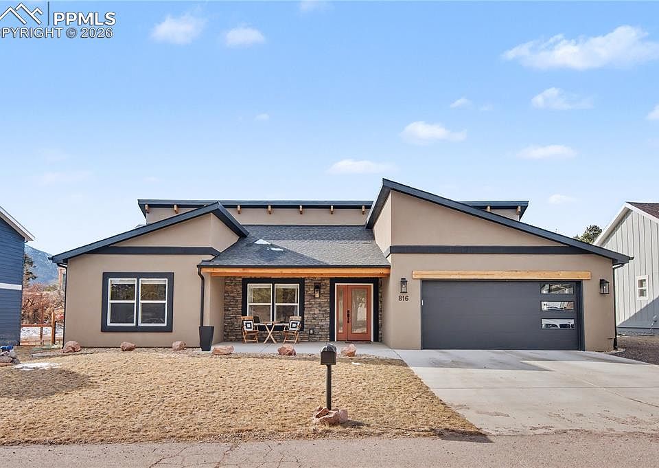 1st image of 816 Meadow Ln