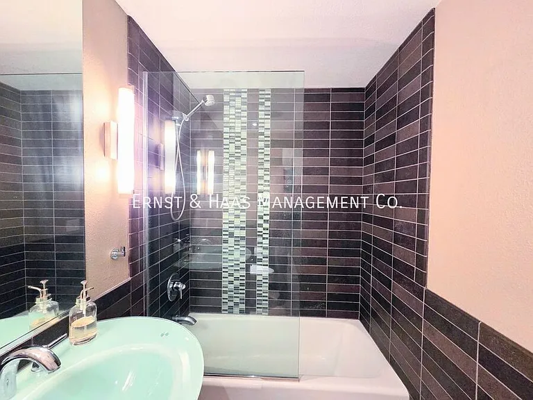 2101 E 2nd St #301 — Photo 21