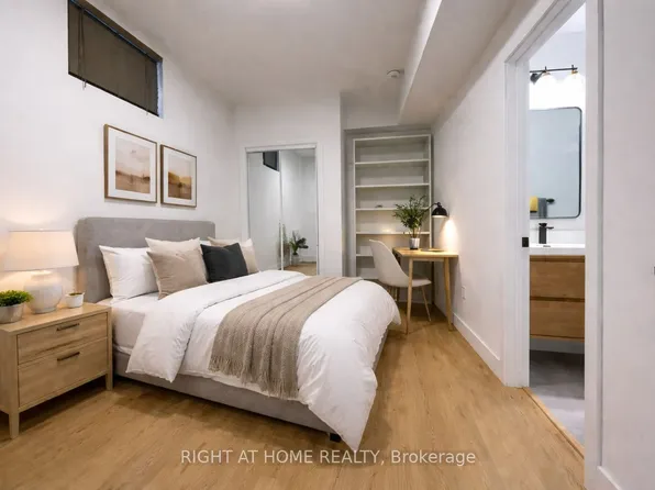 674 Manning Ave Unit 1, Toronto, ON M6G 2W4