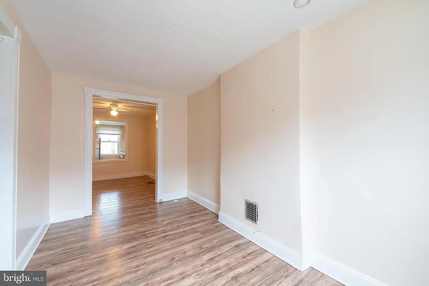 3 bed, 1092 sqft, $1,549 — Photo 4