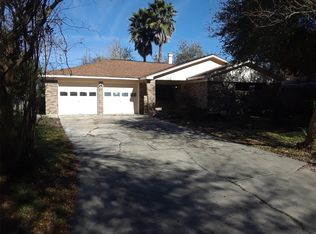 106 Kelly Ln, Baytown, TX 77521