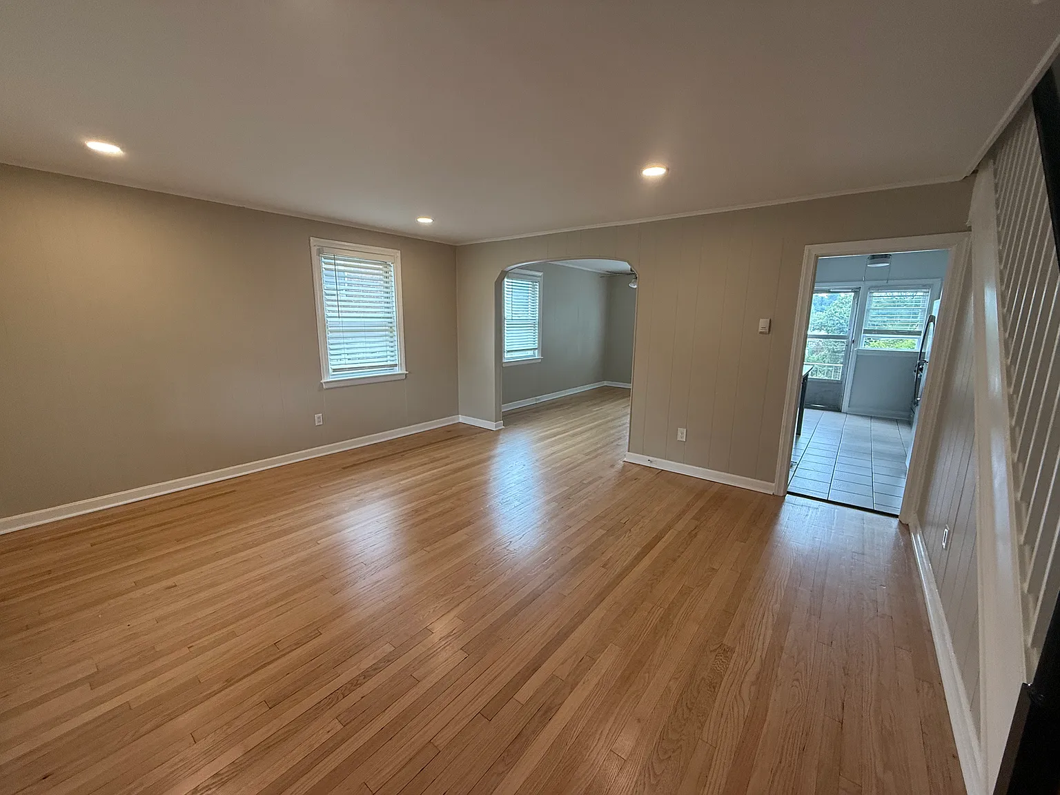 1100 Andover Rd — Photo 2
