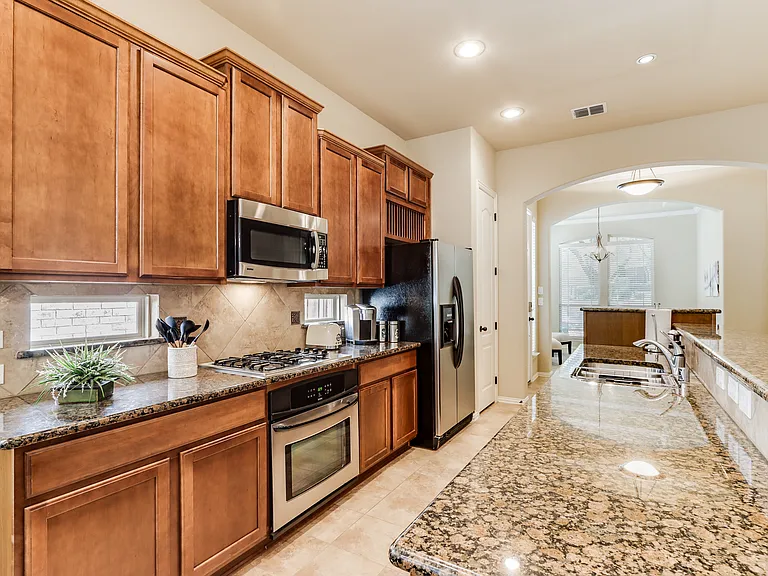 231 Carrington Ln — Photo 16