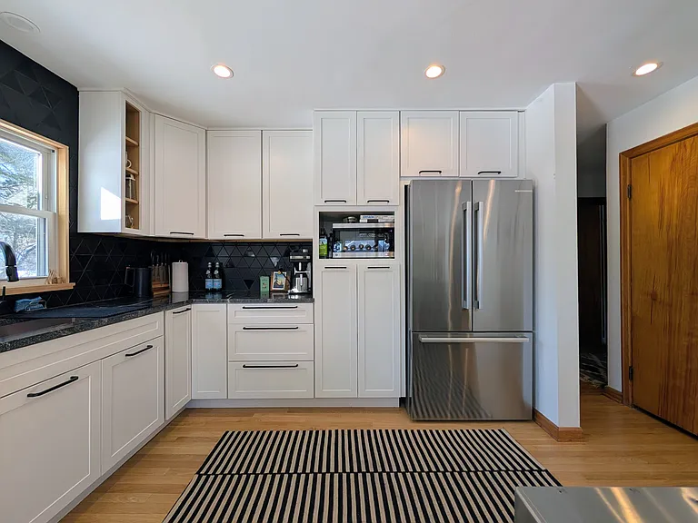 2543 E Livingston Ave — Photo 8
