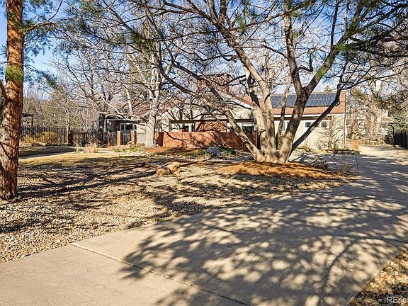 3rd image of 2055 Kalmia Avenue