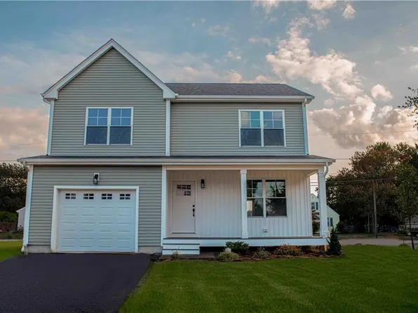 60 Recess Ln, Warwick, RI 02889