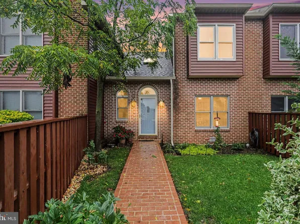 530 Peppercorn Sq, Enola, PA 17025