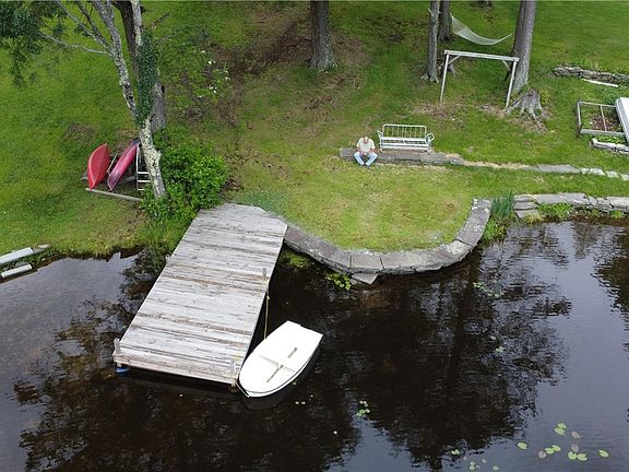 4th image of 604 Laurel Lake Rd