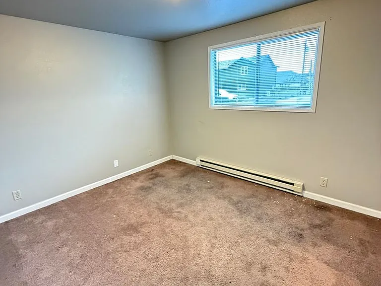 177 W C St #6 — Photo 13