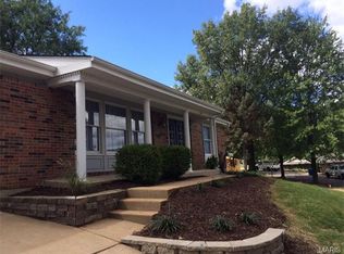586 Monroe Mill Dr, Ballwin, MO