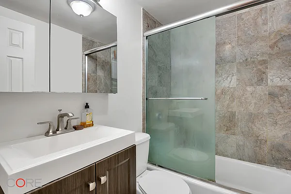 Rented by CORE | media 12