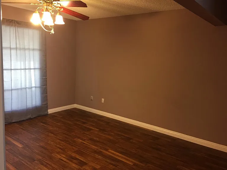 Crystal Ave — Photo 4
