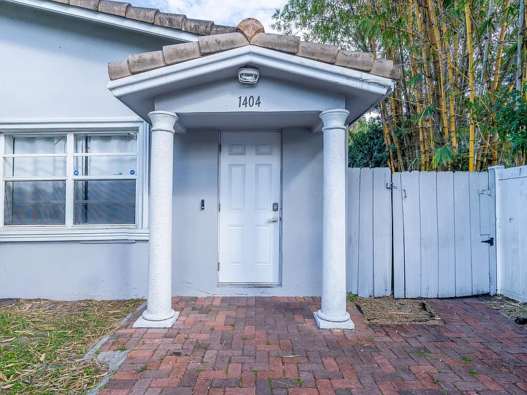 1404 NW 4th Ave — Photo 3