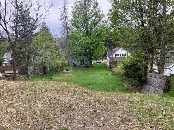 Highland St, Hawley, PA 18428