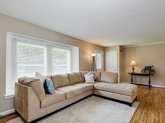 5th image of 2376 N Wolfsnare Dr