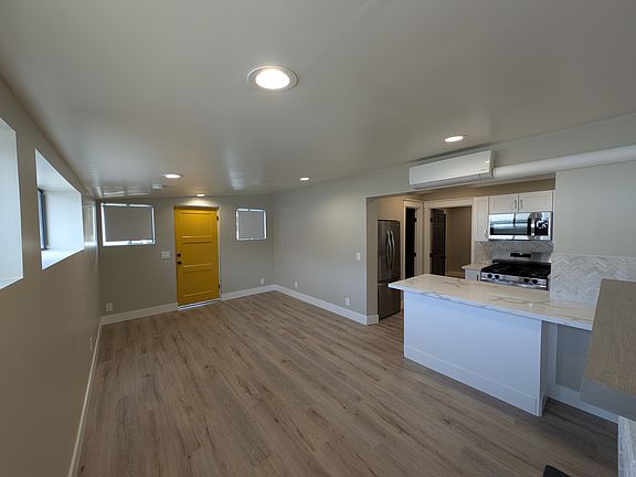 5th image of 5829 Whitewood Ave #Adu