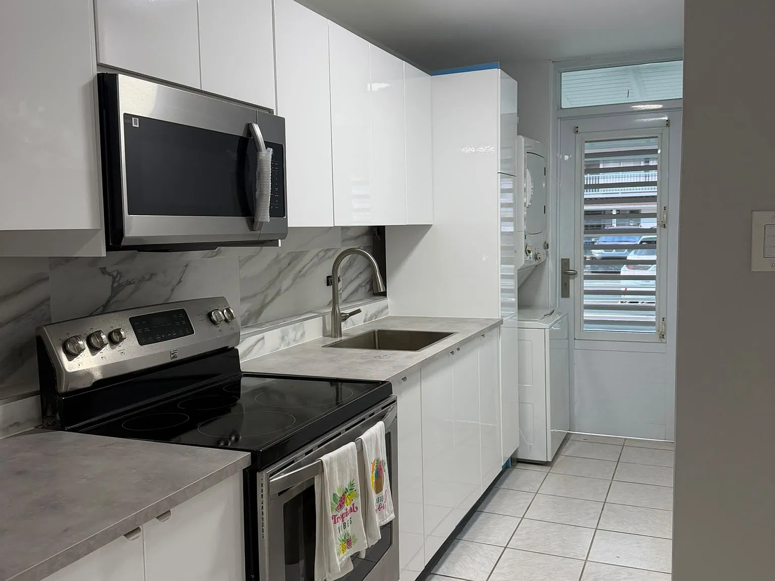 3 bed, 2.5 bath, 1479 sqft, $3,500 — Photo 2