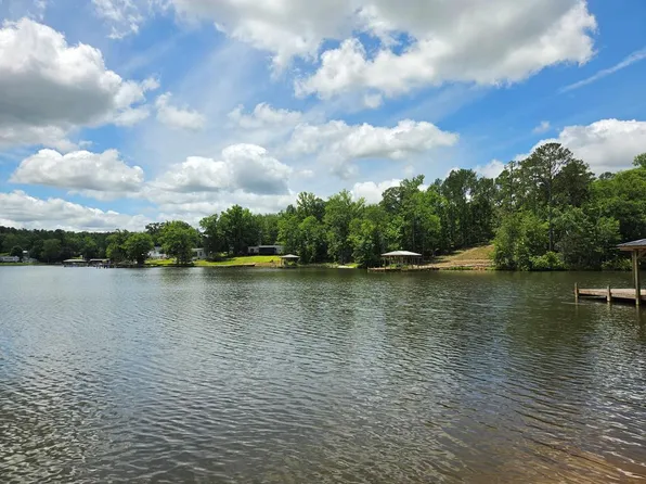 110 Long Point Rd, Hodges, SC 29653