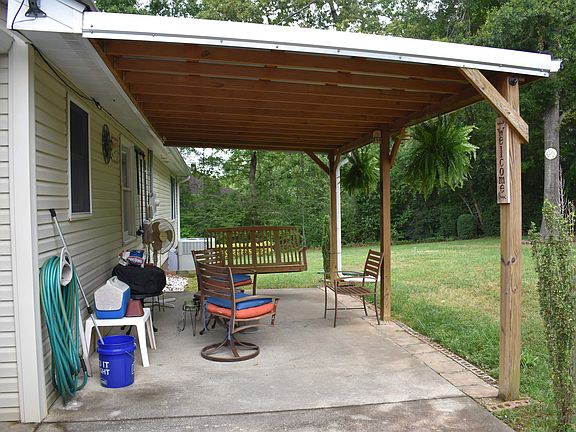 3rd image of 117 S Hill Dr