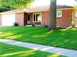 2041 N 77th St, Lincoln, NE 68505