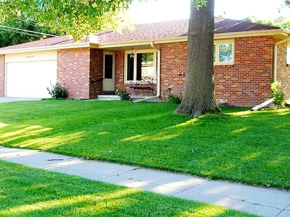 2041 N 77th St, Lincoln, NE 68505