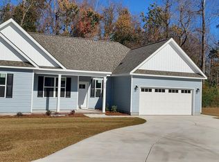 665 Bright Harvest Dr, Maysville, NC 28555