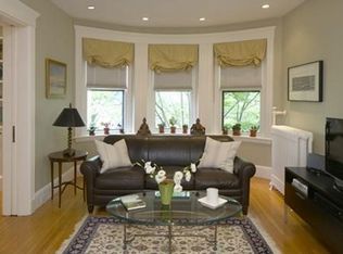 26 Hurlbut St APT 6, Cambridge, MA 02138