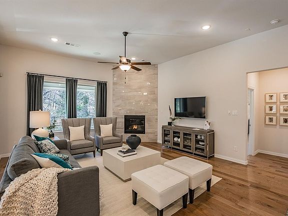 2nd image of 107 Shady Glen Dr