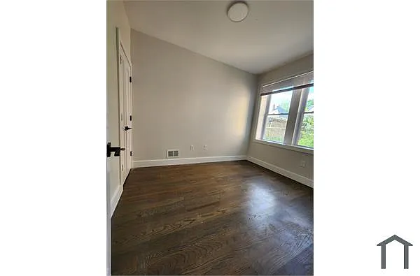Building Photo - 535 Hawthorne Ave #101