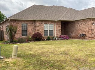 2525 Apple Blossom Ln, Conway, AR 72034