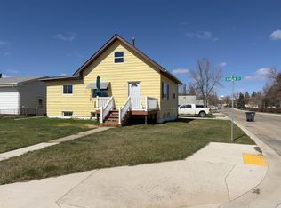 322 N Hanson St, Tioga, ND 58852
