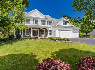 234 Gallant Fox Ln, Webster, NY 14580