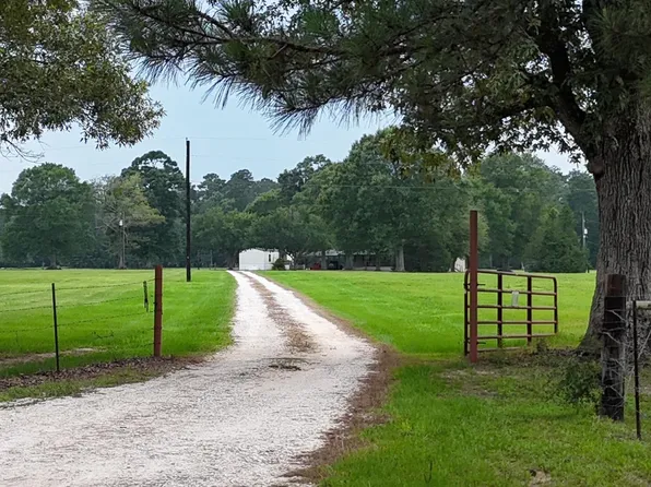 1028 County Road 721, Buna, TX 77612