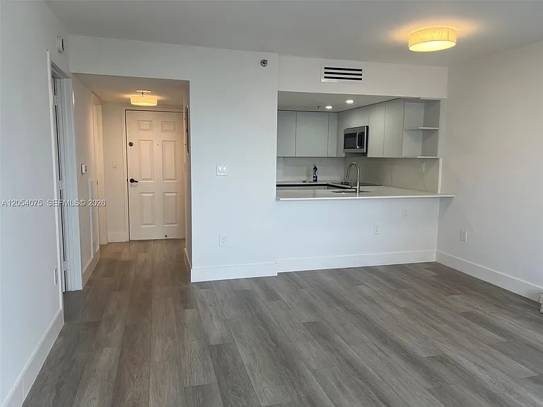 540 Brickell Key Dr #1022 — Photo 14