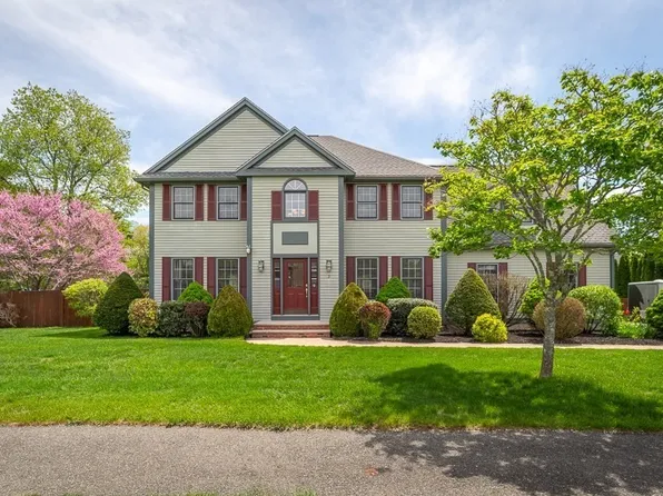 3 Meeting Place Cir, Beverly, MA 01915