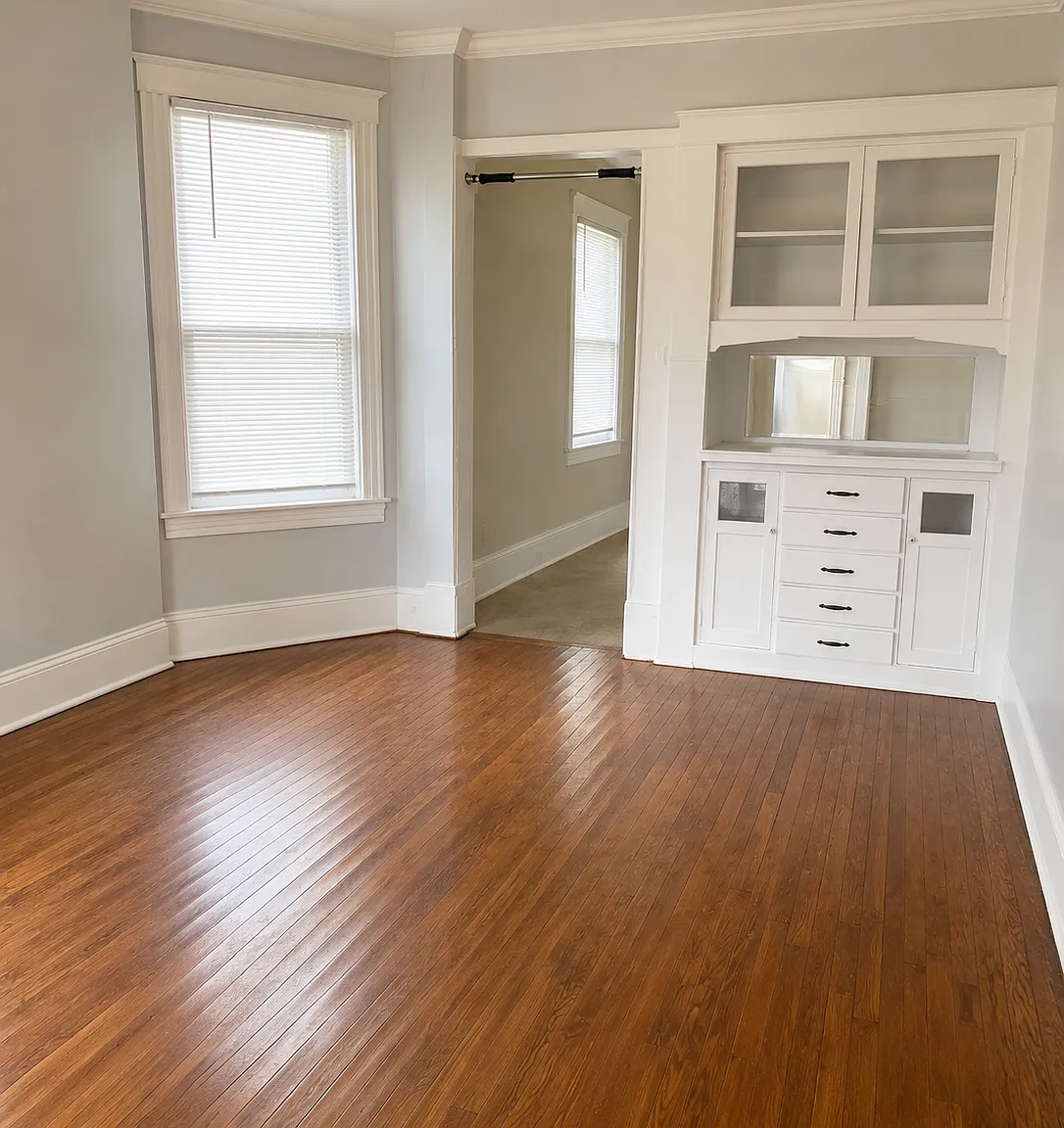 5 bed, $2,500 — Photo 2