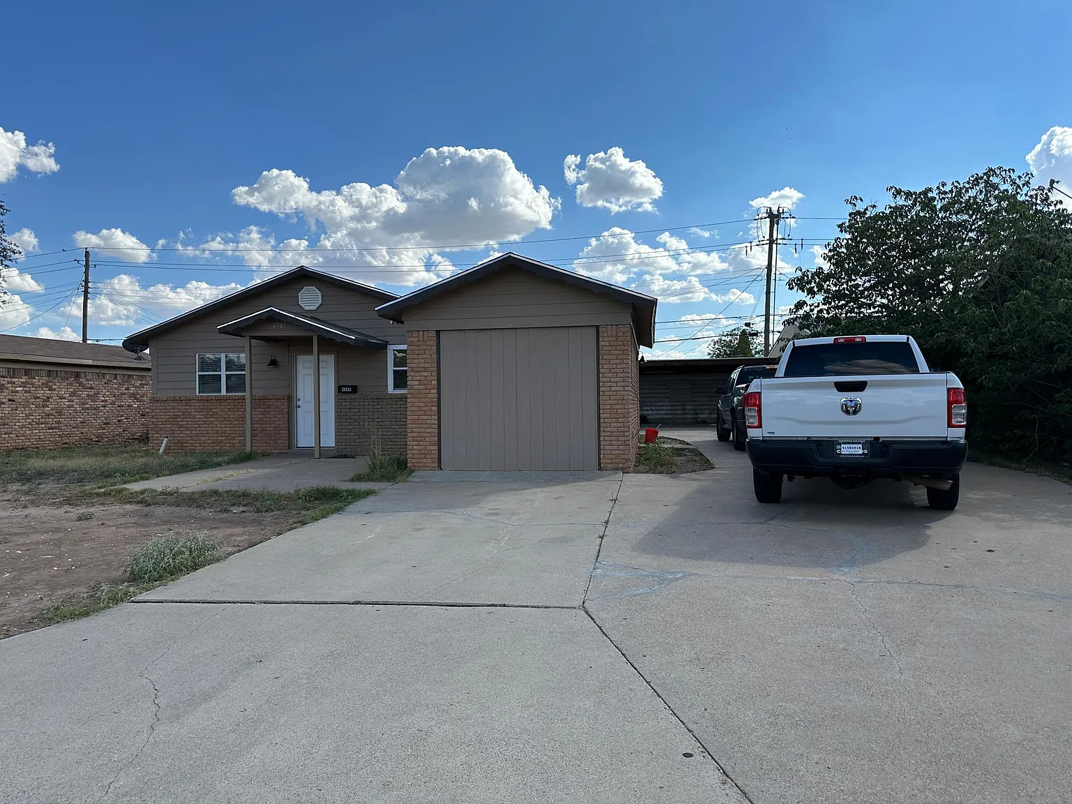 3 bed, 1287 sqft, $1,900 — Photo 2