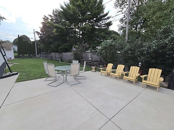 4th image of 2811 S 88th STREET
