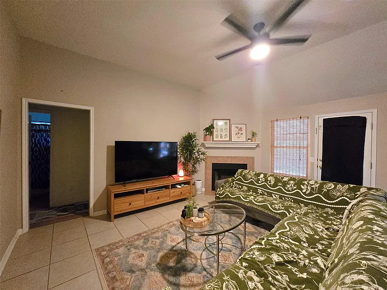 2303 Darnell Dr — Photo 6