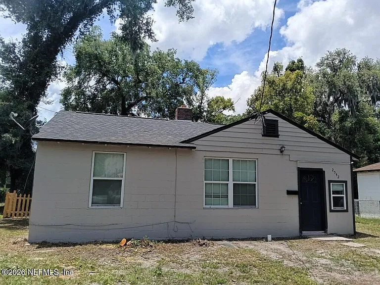 2542 Wilcox St — Photo 1