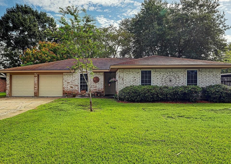 1st image of 215 Highland Terrace Dr