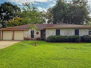 215 Highland Terrace Dr, League City, TX 77573