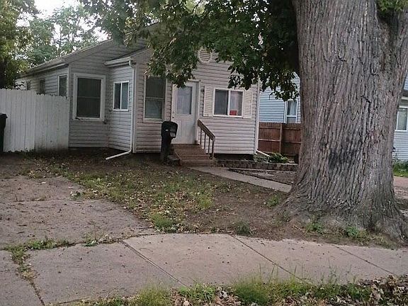 2nd image of 1019 Clark St