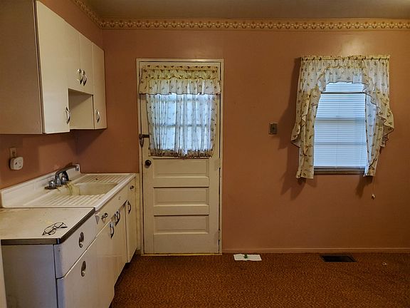 3rd image of 2200 W 11th St